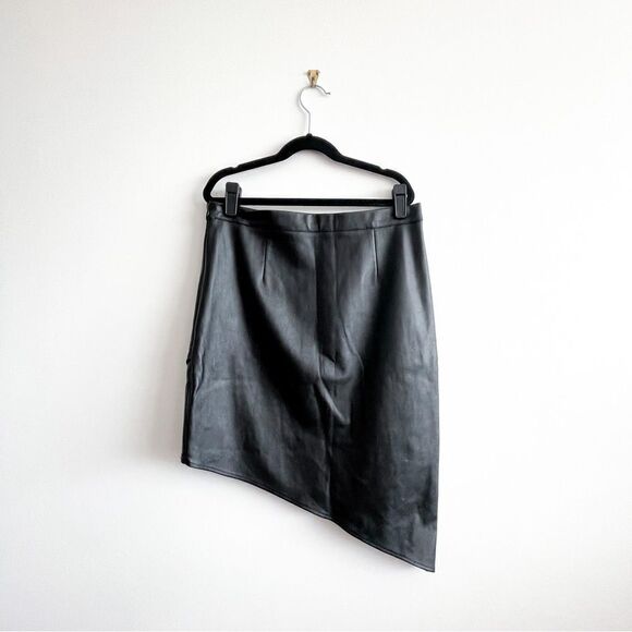 Missguided Slanted Faux Leather Wrap Black Mini Skirt Vegan Women's 6 - Picture 6 of 9